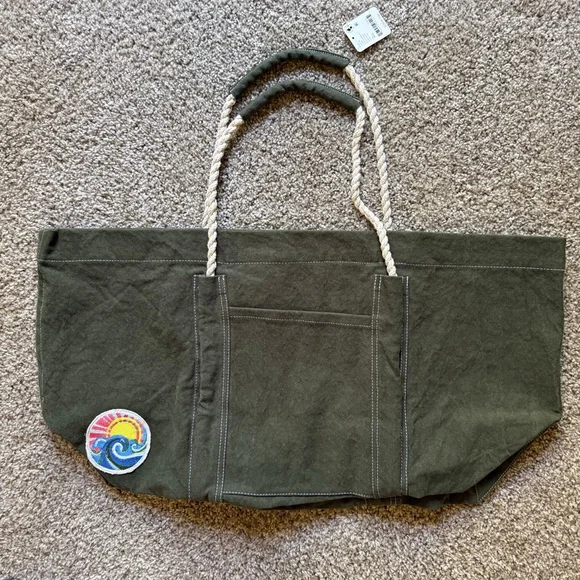 Free People Been There Badge Tote Bag NWT - Picture 6 of 6